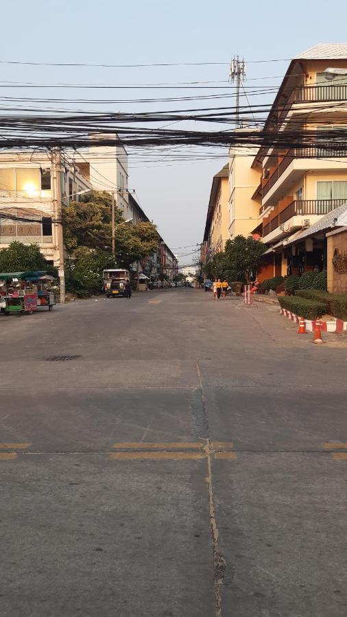 จอมเทียน มอร์นิ่งสตาร์ เกสท์เฮ้าส์ Hotel หาดจอมเทียน ภายนอก รูปภาพ