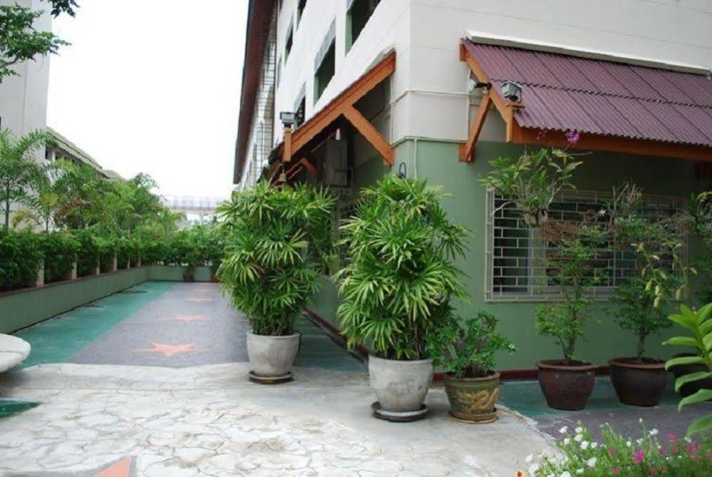 จอมเทียน มอร์นิ่งสตาร์ เกสท์เฮ้าส์ Hotel หาดจอมเทียน ภายนอก รูปภาพ